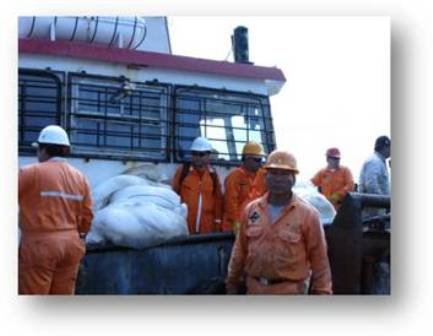 Continúa Pemex con el rescate de la monoboya y contención del crudo derramado en Salina Cruz