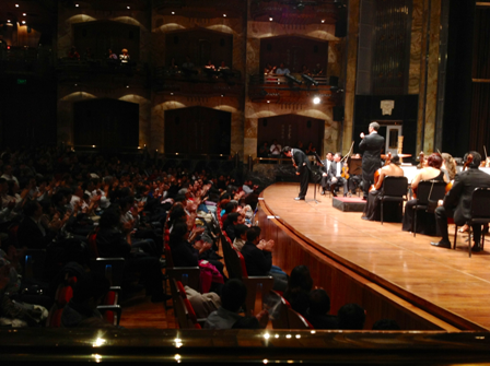 Excelsa ejecución de músicos oaxaqueños en el Palacio de Bellas Artes