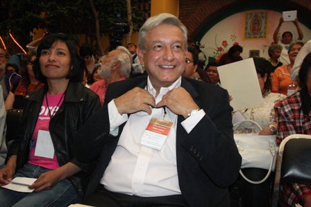 Desde abajo decidirá MORENA si es partido político o asociación civil: AMLO