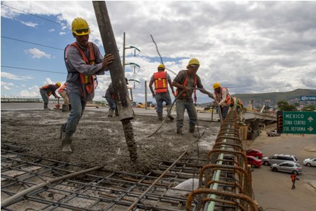 Presenta avance del 85 por ciento construcción del puente elevado de Cinco Señores: Sinfra