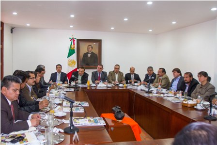 Acuerdan gobernador y legisladores federales conjuntar esfuerzos para un mayor presupuesto en 2013