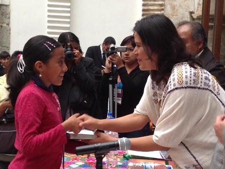 Premian a ganadores de la Primera Bienal Literaria Infantil y Juvenil, Oaxaca 2012
