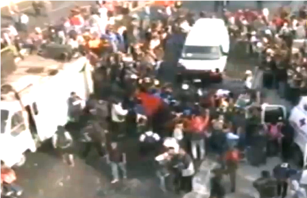 Zafarrancho fuera de la legislatura deja más de 20 heridos durante toma de protesta de Peña Nieto