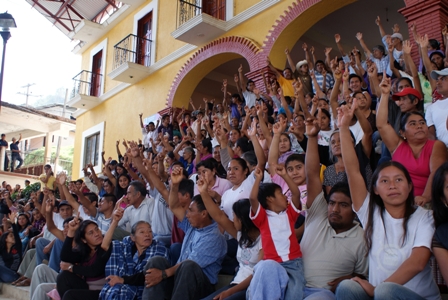 Realizan consulta comunitaria en Santiago Choapam; decidirán elección de autoridades y participación ciudadana