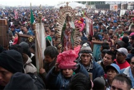 Curaciones de pies y rodillas y deshidratación, servicios más recurrentes por peregrinos guadalupanos