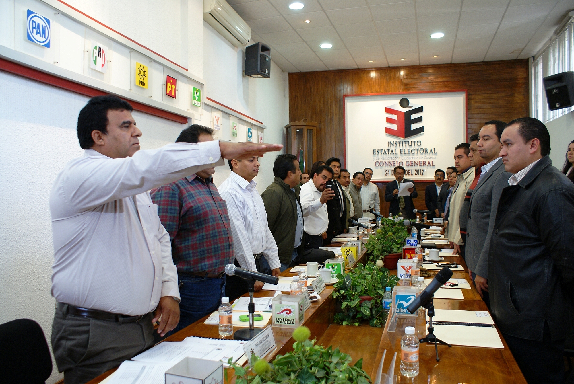 Validan elecciones en 56 municipios oaxaqueños por régimen de sistemas normativos internos