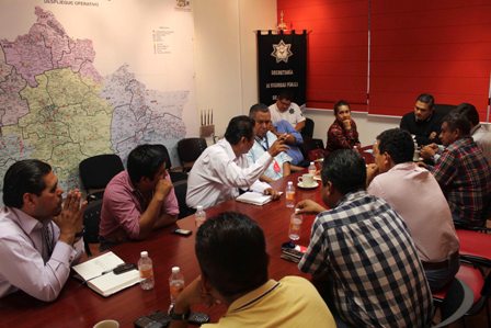 Solicitan presidentes municipales de la Costa y la Mixteca apoyo en materia de seguridad
