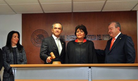 Juicios orales, compromiso y transparencia en impartición de justicia en el DF