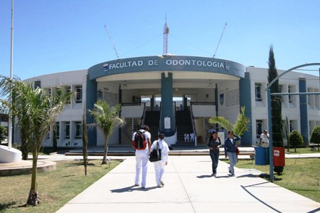 Elección en Odontología de la UABJO puede complicarse