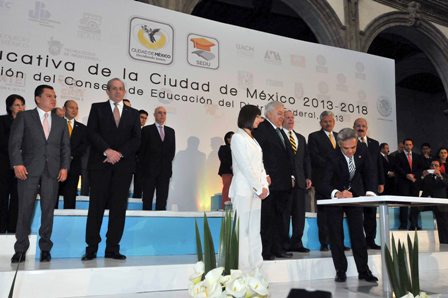 Firman GDF y SEP acuerdo por la educación; trabajarán para lograr acuerdos y elevar calidad de la enseñanza