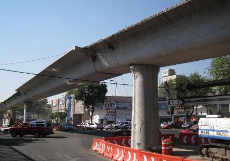 Confinan un tramo de la avenida Luis Cabrera por trabajos de Autopista Urbana Poniente, en el DF