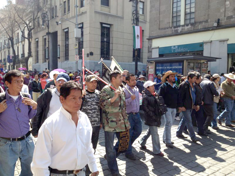 Acciona Sección 22 en Oaxaca y DF contra Reforma Laboral Educativa