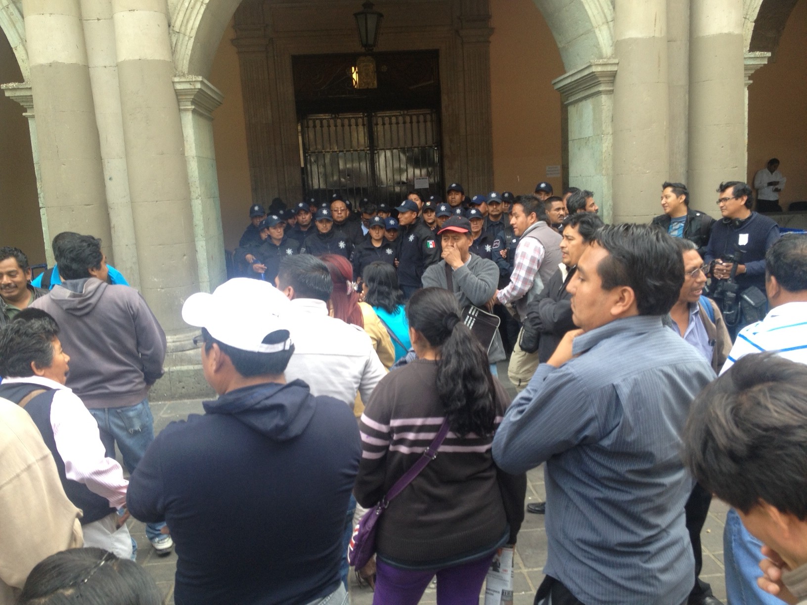 Rechazan presencia de Rosario Robles a Oaxaca; advierte la 22 que ningún funcionario del gobierno de Peña Nieto es bienvenido a Oaxaca