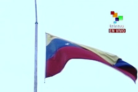 Venezuela con la bandera a media asta tras fallecimiento de Hugo Chávez