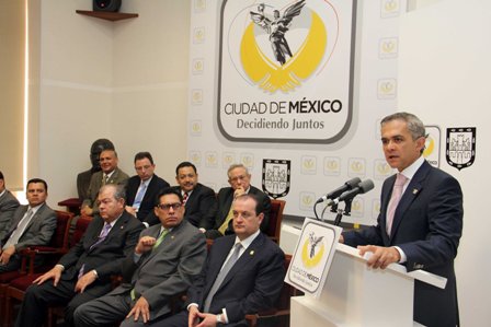 Presenta Jefe de Gobierno iniciativa para derogar figura de arraigo en el Distrito Federal