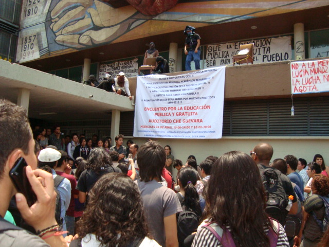 Extraña y previsible la ocupación de la Torre de la Rectoría en CU