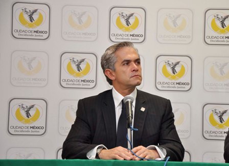 Propone Gobierno del DF tipificar como delito disparar con arma de fuego sin causa justificada