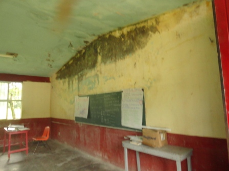 Abandono y violación de derechos laborales en Secundaria Técnica 110 de Usila, Oaxaca