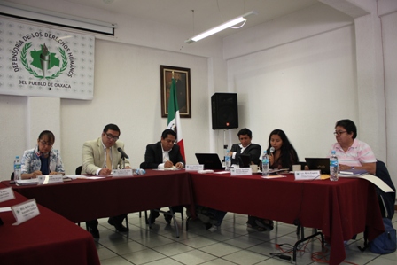 Ayuntamiento de Santiago Tenango, Etla, se niega a acatar recomendación de la DDHPO
