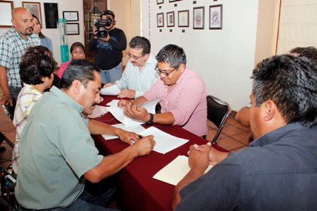 Levantan paro de labores empleados de limpia del Sindicato 3 de Marzo, en Oaxaca