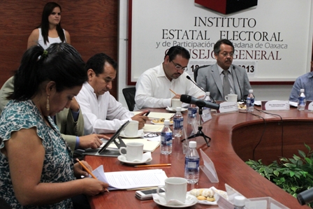 Sesiona IEEPCO para resolver resoluciones de la Comisión de Quejas y Denuncias