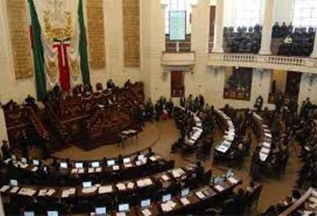 Entrega Gobierno a Asamblea Legislativa Programa General de Desarrollo del DF