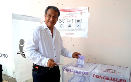 Debe ciudadanía acudir por voluntad propia a emitir su voto: García Henestroza