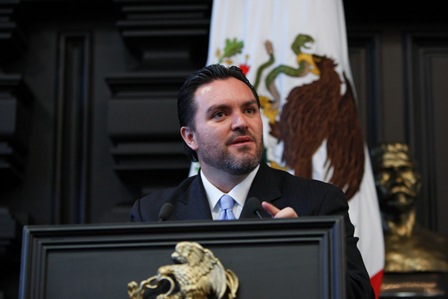 Döring arremete contra legisladora del PRD