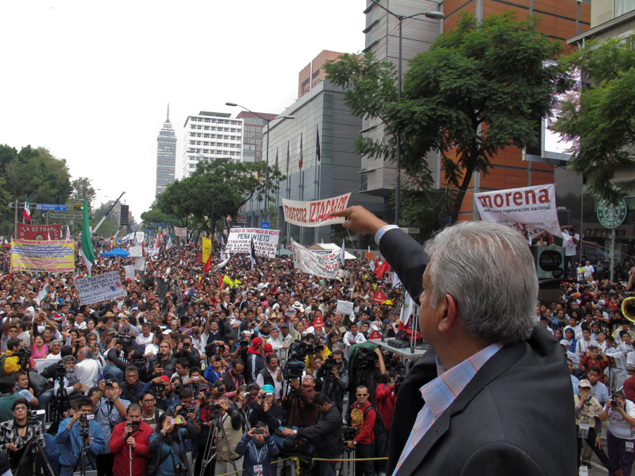 Estamos en las buenas y en las malas con el magisterio nacional: AMLO