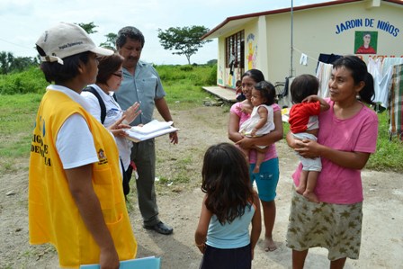 Atienden brigadas de salud a habitantes de municipios afectados por las lluvias en Oaxaca