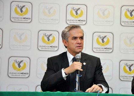 Pide Mancera a Banobras, incluir a la CDMX en el listado de entidades financiadas para transporte público sustentable