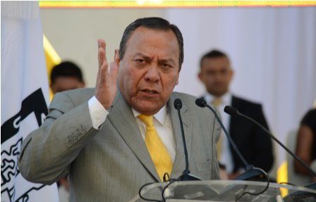 Llama Zambrano a gobierno federal, PRI y PAN cumplir acuerdos en materia política y energética