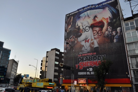 Coordina Seduvi desmonte de espectaculares en Patriotismo, en la Ciudad de México