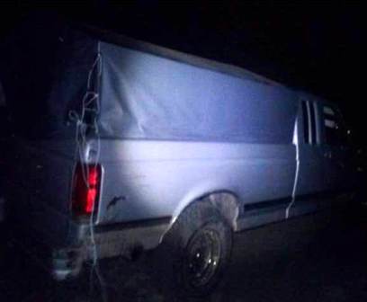 Detiene la Policía Estatal a dos sujetos que trasladaban a 52 indocumentados, en Oaxaca