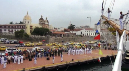 Arriba  Buque Escuela Cuauhtémoc a Cartagena de Indias, Colombia