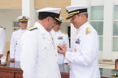 Condecora Armada de México al comandante en jefe de la Armada de Chile