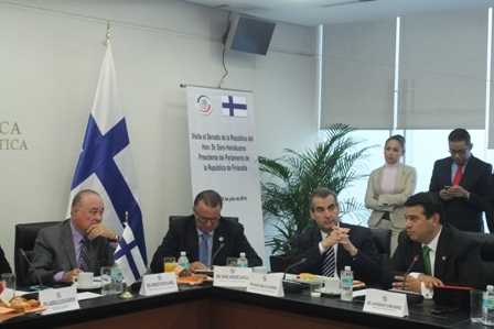 Intercambian legisladores de Finlandia y México puntos de vista sobre reformas