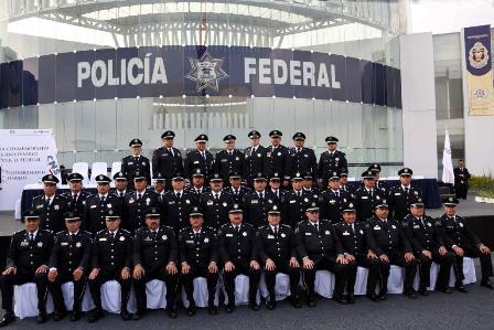 Entregan reconocimientos, estímulos y condecoraciones a dos mil 54 policías federales