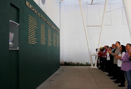 Inauguran Memorial al Policía Caído en Cumplimiento de su Deber en Oaxaca
