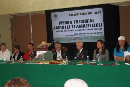 Presentan el libro “Piedra Filosofal – Amoxtli Tlamatiliztli o Libro del Conocimiento”