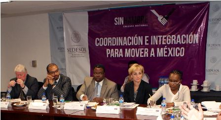Conoce delegación sudafricana los programas sociales que aplica la Sedesol en México