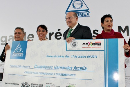 Respaldan Ayuntamiento capitalino y Acreimex economía de prestadores de servicio de transporte público