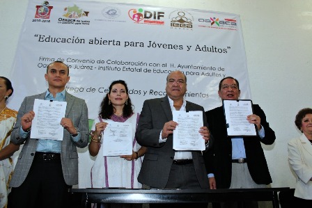 Suman esfuerzos municipio de Oaxaca e IEEA para ofrecer educación a jóvenes y adultos