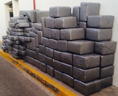 En Sinaloa, la Policía Federal asegura más de dos toneladas de marihuana oculta en muebles