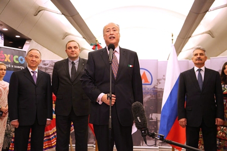 Promociona el Metro de Moscú la obra de Octavio Paz
