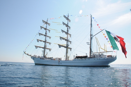 Arriba Buque Escuela Velero “Cuauhtémoc” a Acapulco; termina instrucción “América 2014”
