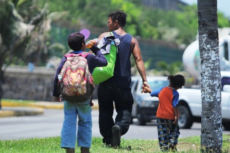 Demanda Senado mexicano a Estados Unidos frenar deportación masiva de migrantes