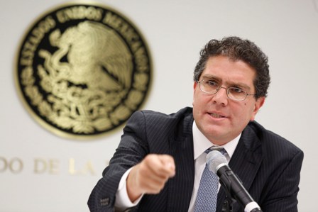 Proponen Senadores del PRD incrementar salario mínimo a 82.86 pesos diarios