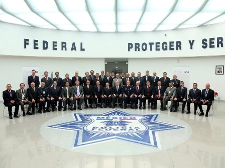 Trabaja gobierno federal en el fortalecimiento de las corporaciones policiacas: Rubido García