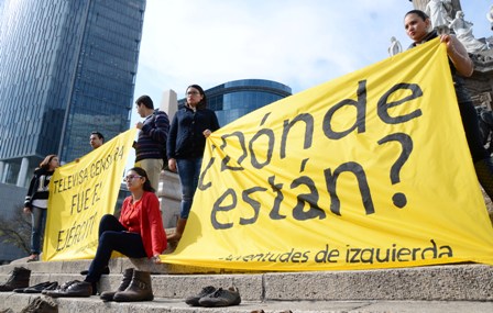 Exigen jóvenes justicia a 120 días de la desaparición de estudiantes normalistas de Ayotzinapa